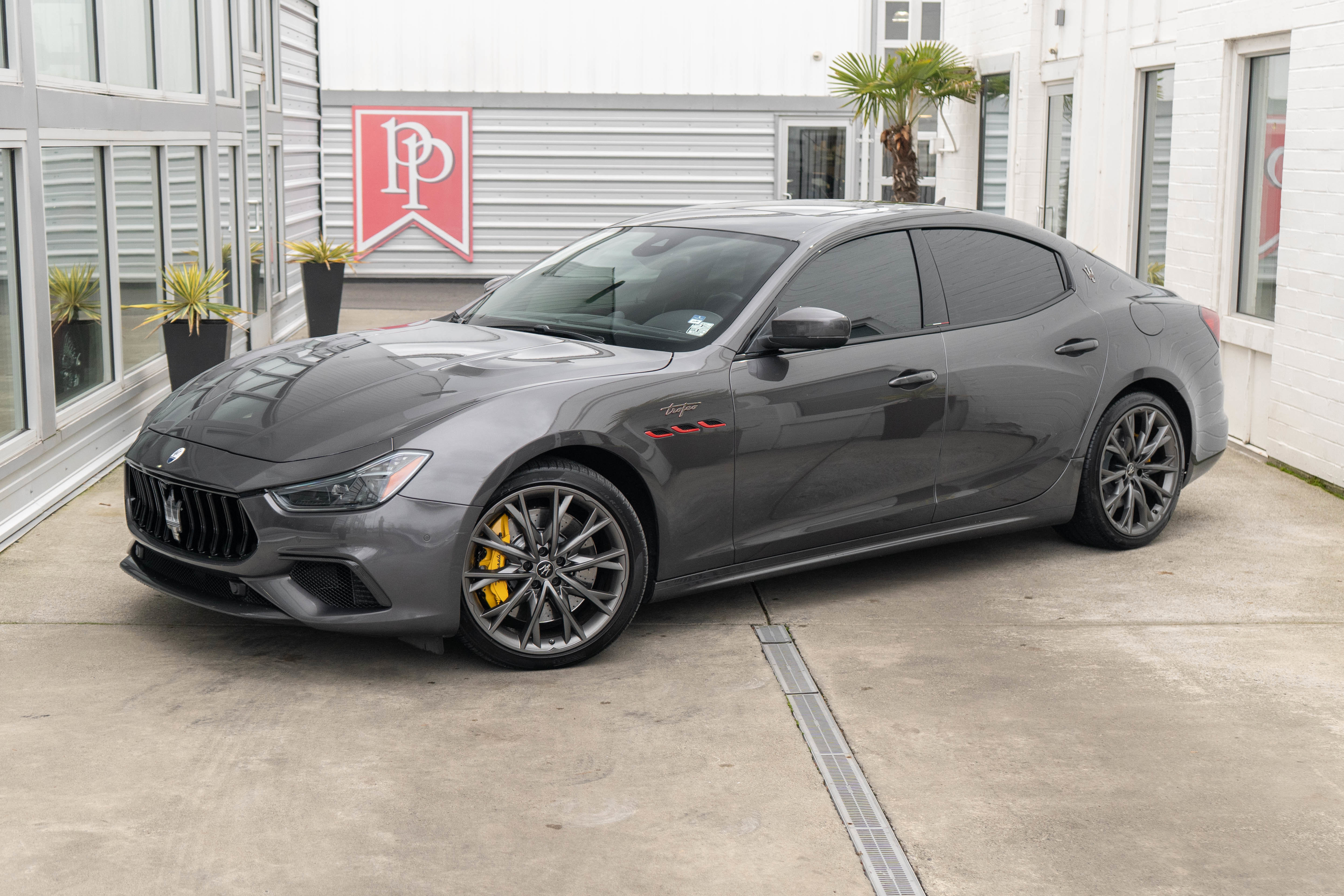 Used 2022 Maserati Ghibli Trofeo image 2