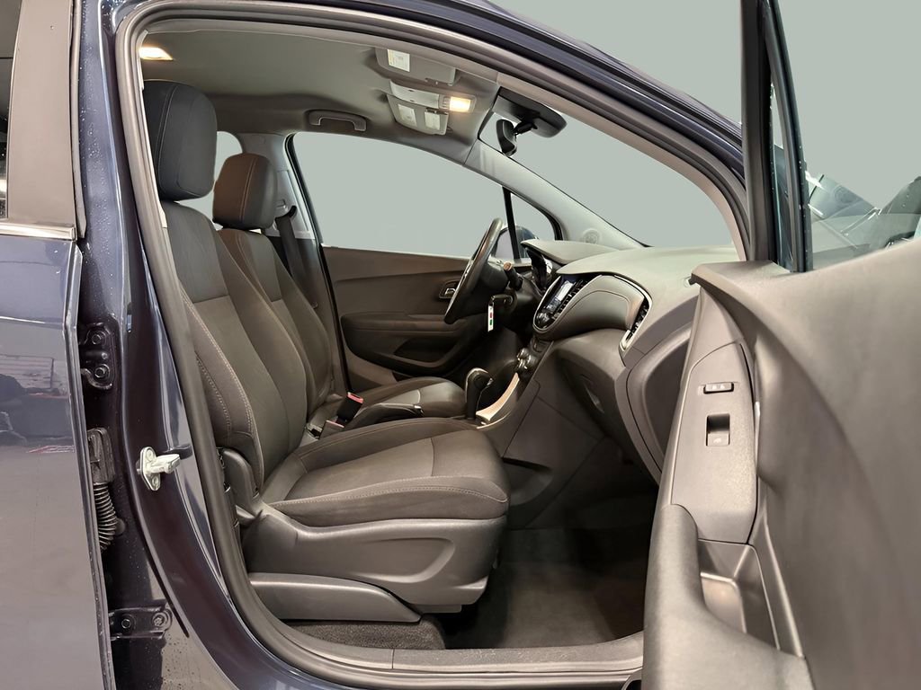 Used 2018 Chevrolet Trax LT image 24