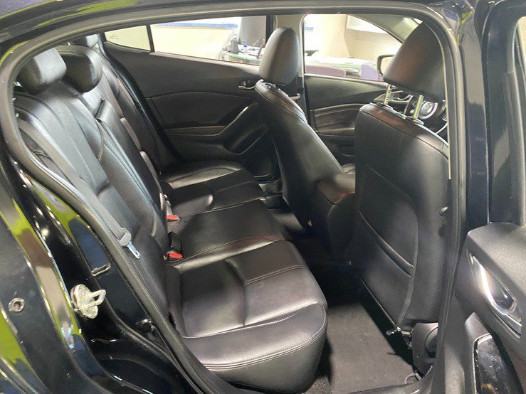 Used 2017 MAZDA MAZDA3 Touring image 16