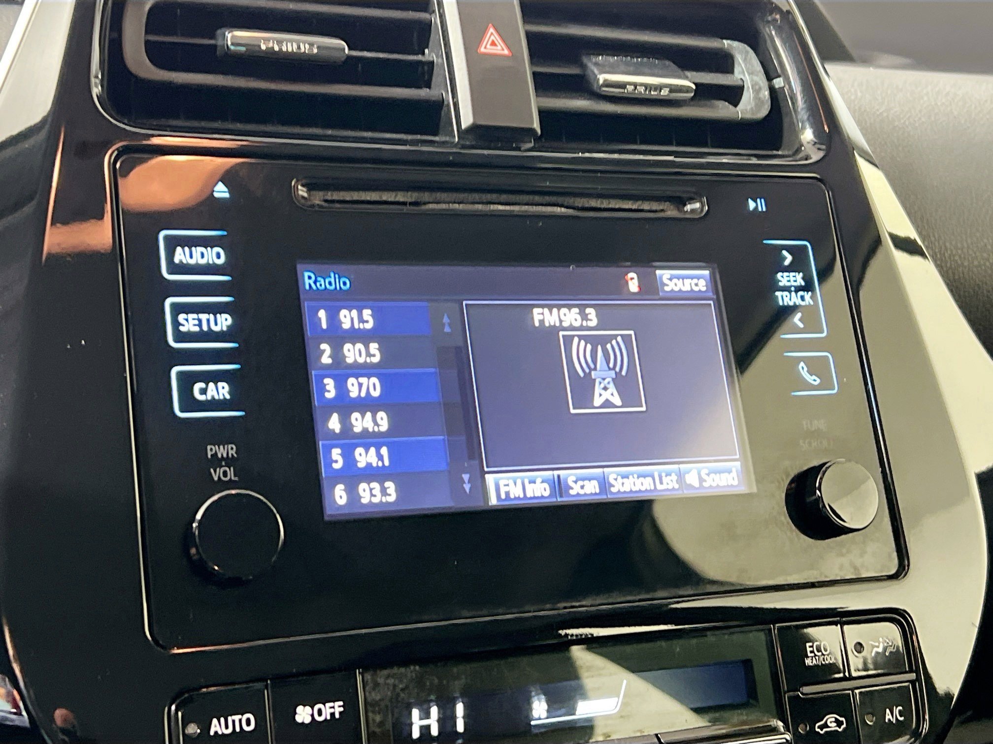 Used 2016 Toyota Prius Two image 27