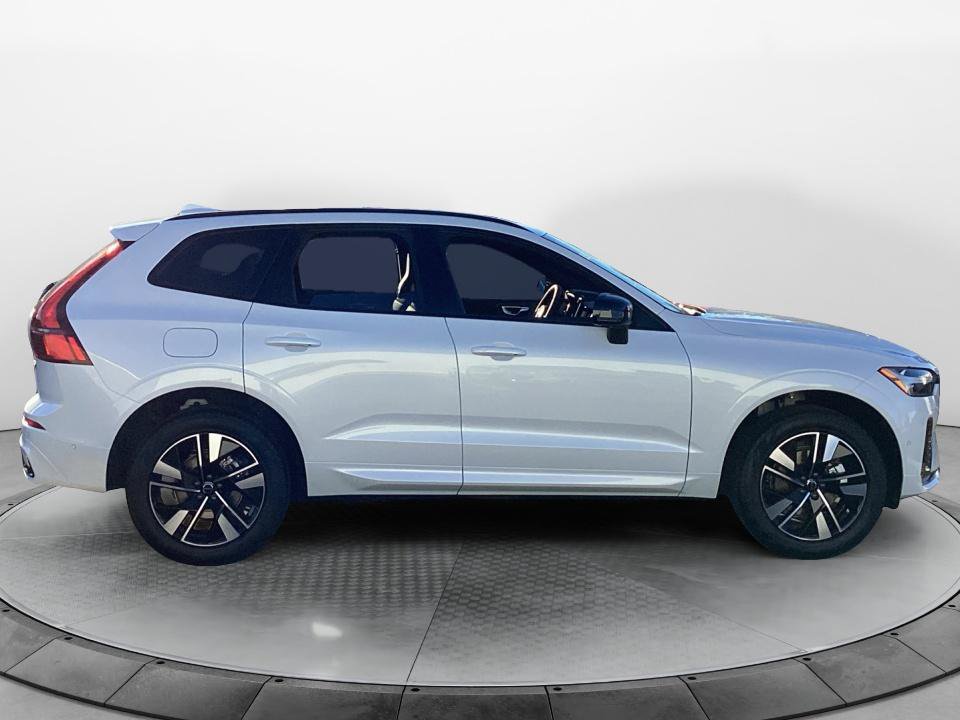 New 2027 Volvo XC60 B5 Plus AWD/4WD image 8