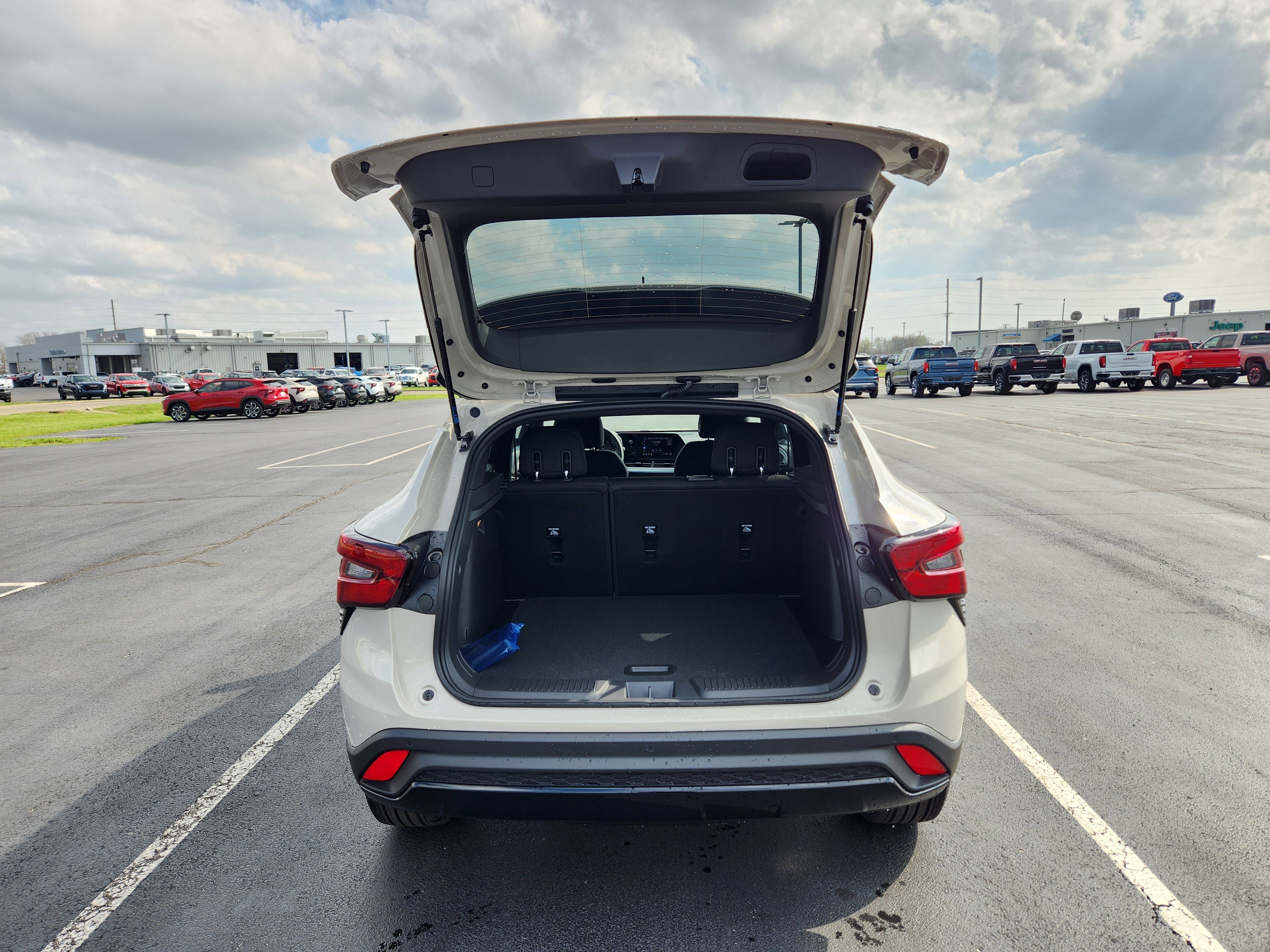New 2026 Chevrolet Trax RS w/ Driver Confidence Package image 7