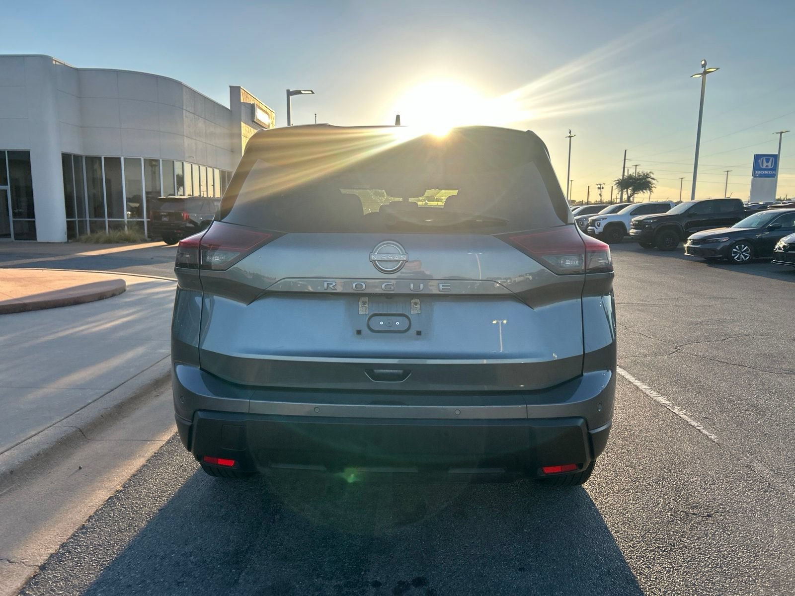 Used 2025 Nissan Rogue SV FWD image 6
