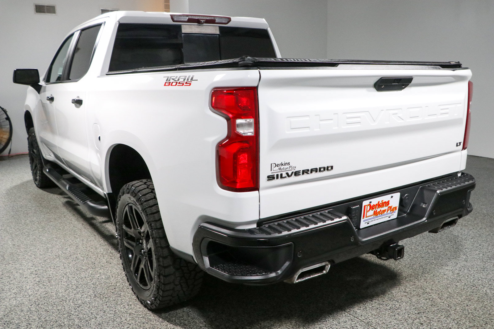 Used 2021 Chevrolet Silverado 1500 LT Trail Boss w/ Convenience Package II AWD/4WD image 9