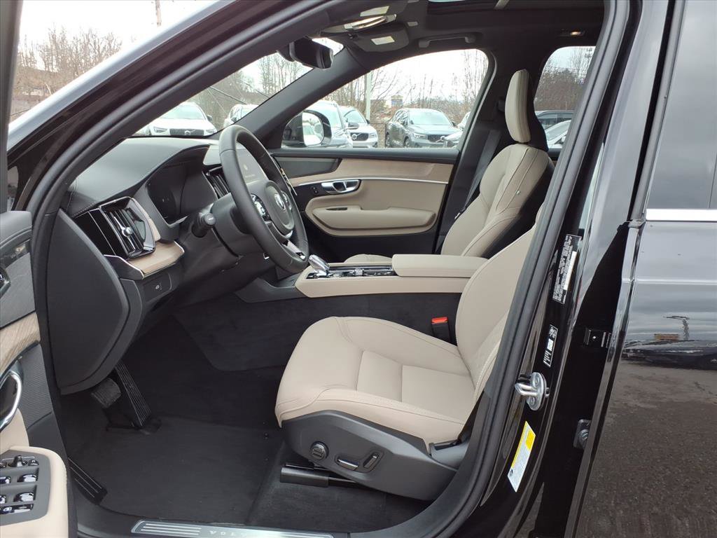 Used 2026 Volvo XC90 B6 Plus w/ Protection Package AWD/4WD image 10