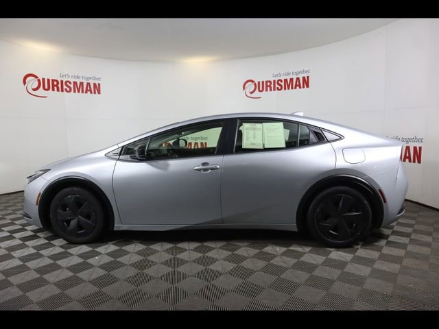 Used 2024 Toyota Prius LE image 5
