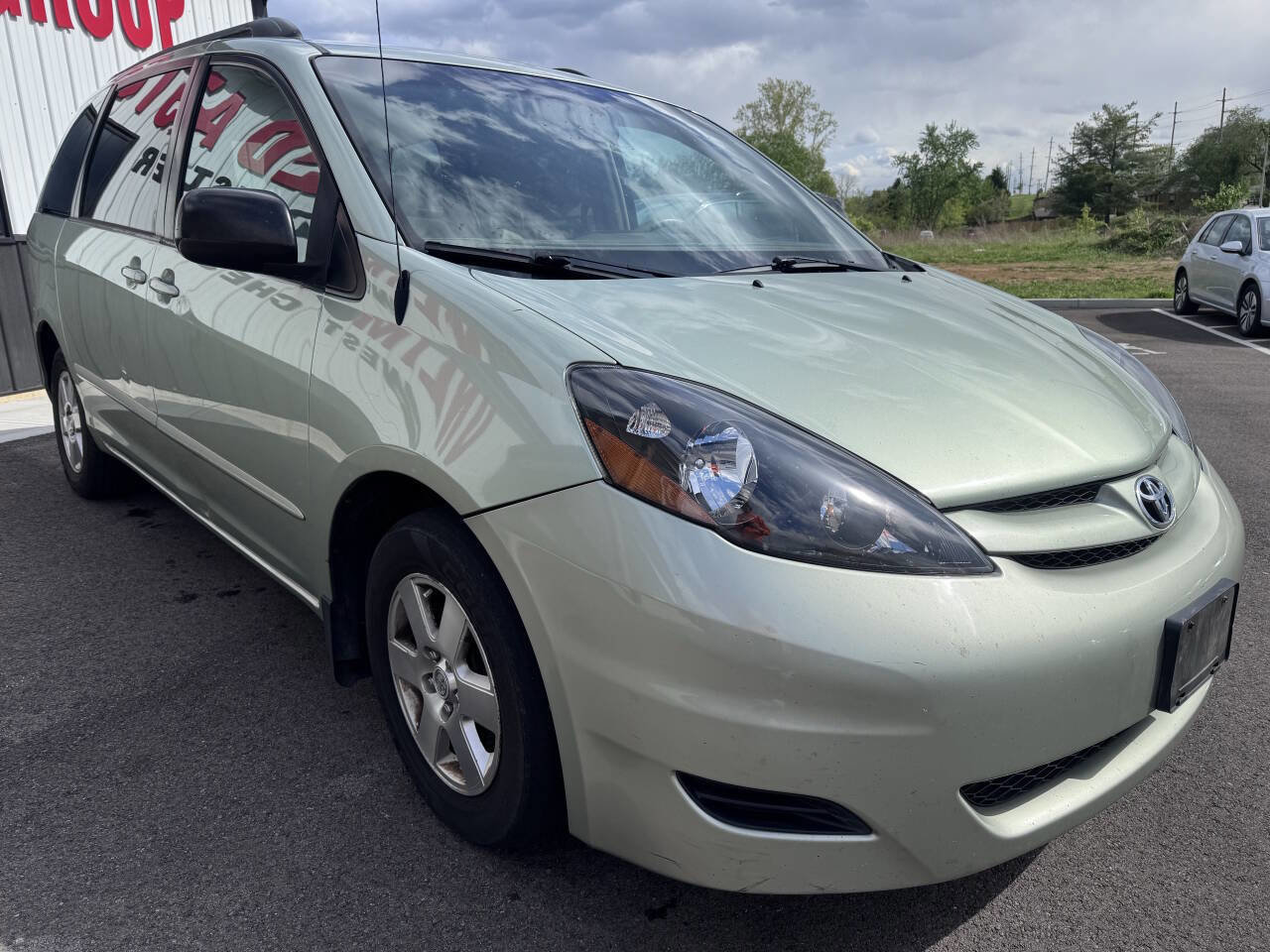 Used 2008 Toyota Sienna LE FWD image 3