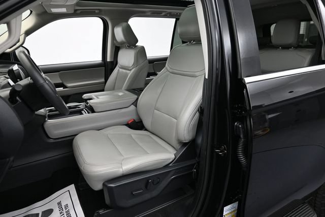 Used 2025 Ford Expedition Active AWD/4WD image 11