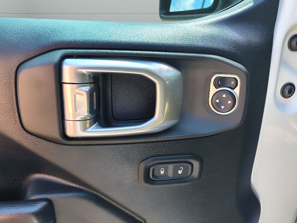 Used 2021 Jeep Wrangler Sport S AWD/4WD image 9