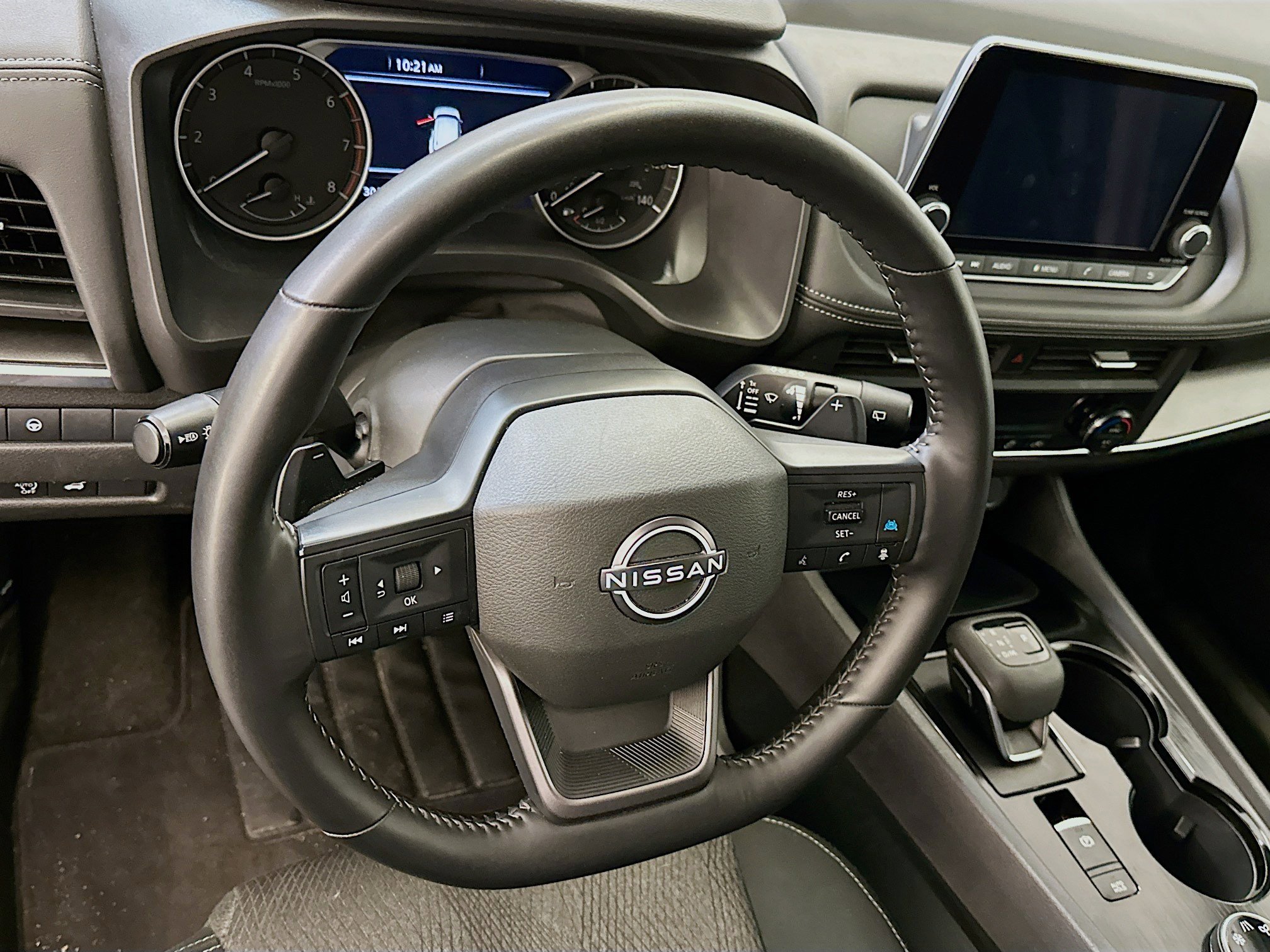 Used 2025 Nissan Rogue SV image 18