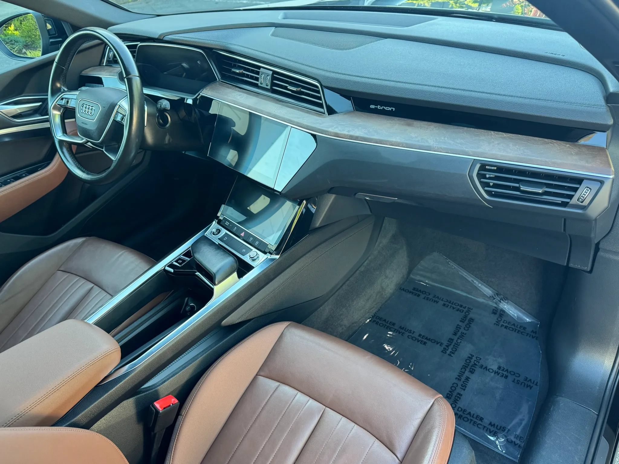Used 2022 Audi e-tron Premium AWD/4WD image 23
