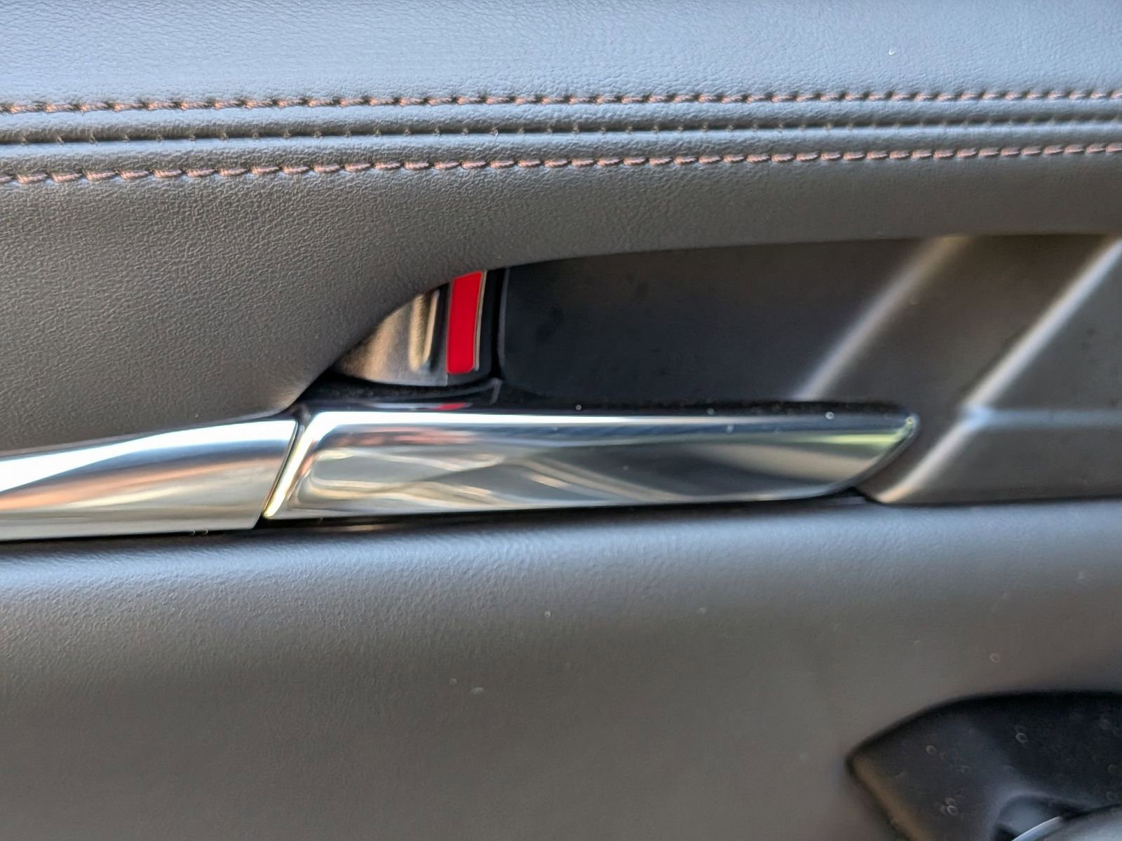 Used 2024 MAZDA MAZDA3 Hatchback w/ Appearance Package image 28