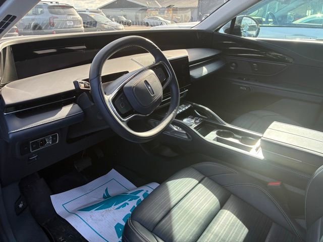 Used 2025 Lincoln Nautilus Reserve image 5