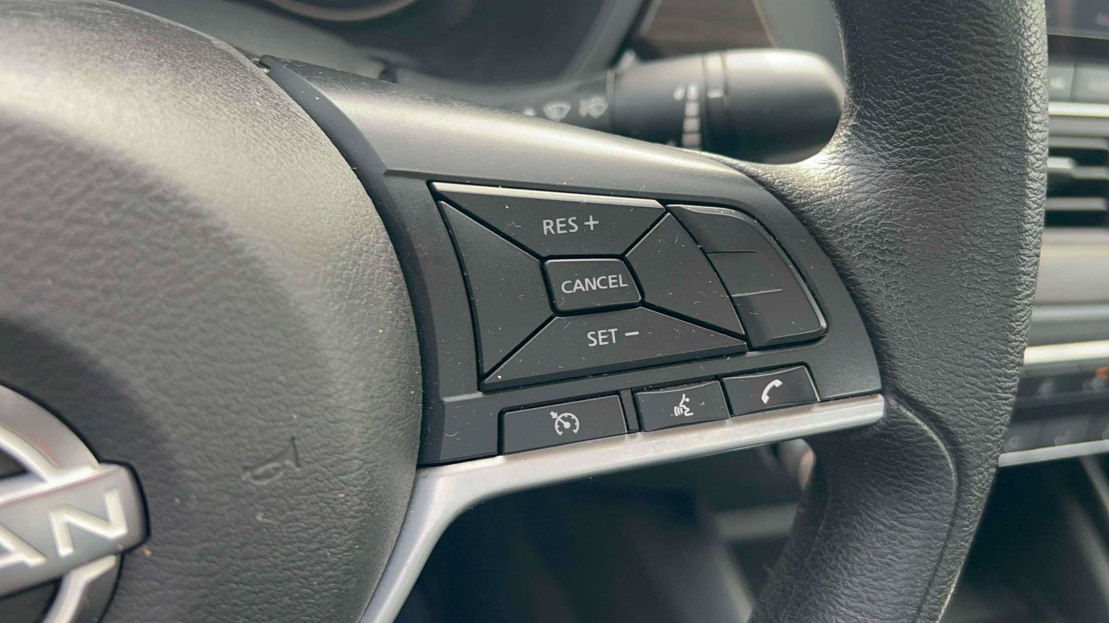 Used 2025 Nissan Altima 2.5 SV FWD image 18