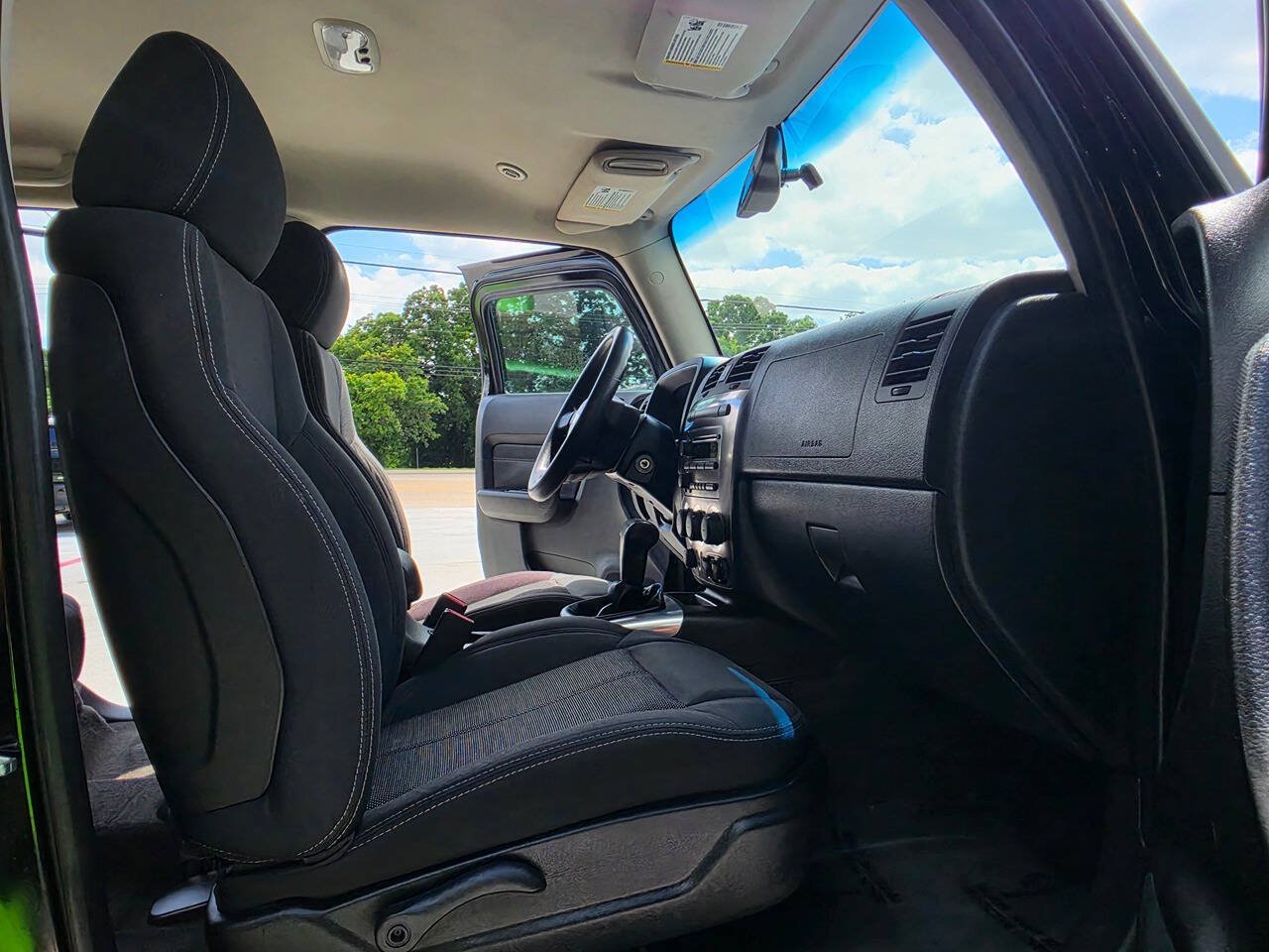 Used 2006 HUMMER H3 w/ Chrome Appearance Package AWD/4WD image 28