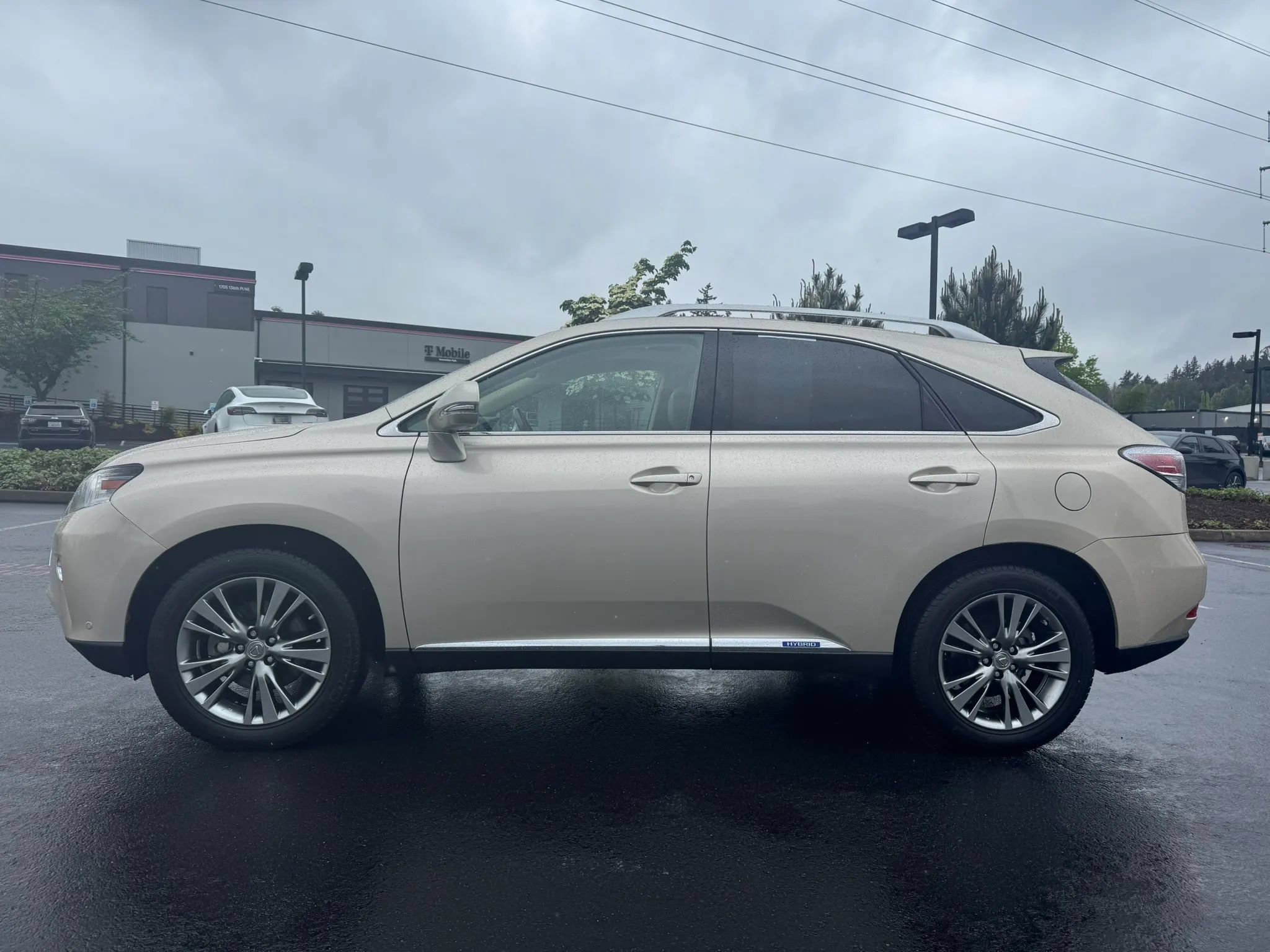 Used 2013 Lexus RX 450h AWD w/ Navigation Pkg image 6