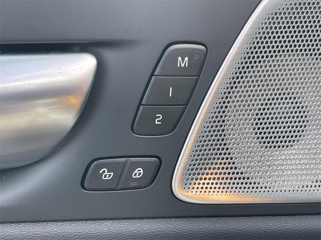 Used 2024 Volvo XC60 T8 Polestar w/ Protection Package Premier image 31