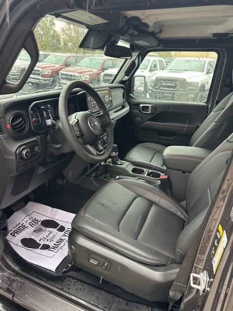 Certified 2025 Jeep Wrangler Unlimited Rubicon w/ Convenience Group AWD/4WD image 20