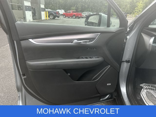 Certified 2025 Cadillac XT6 Luxury FWD image 23
