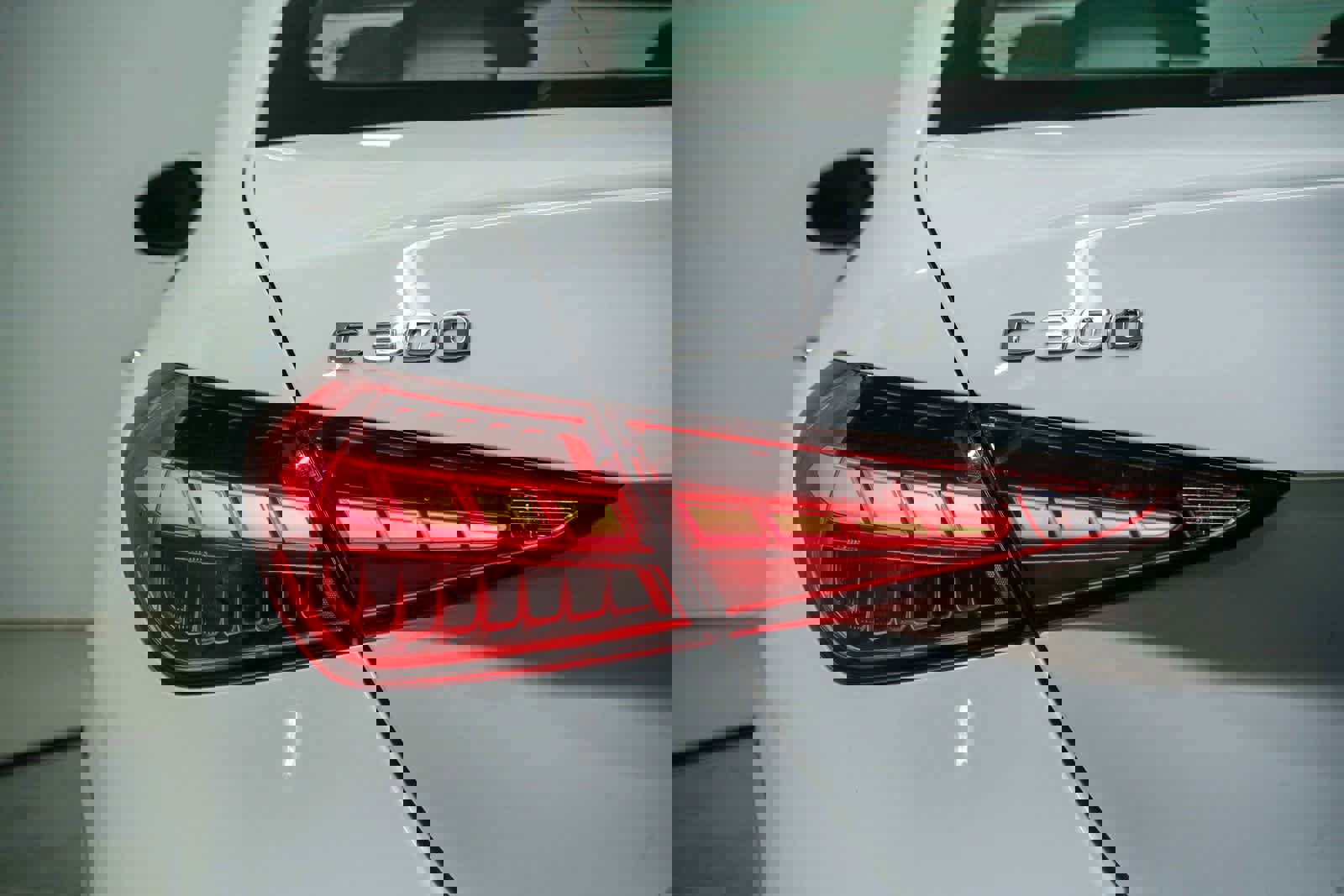 Used 2025 Mercedes-Benz C 300 Sedan image 9