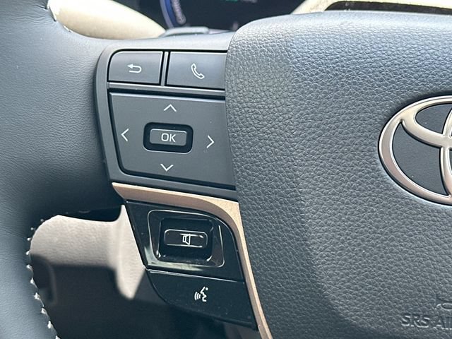 Used 2026 Toyota Crown Signia AWD/4WD image 21