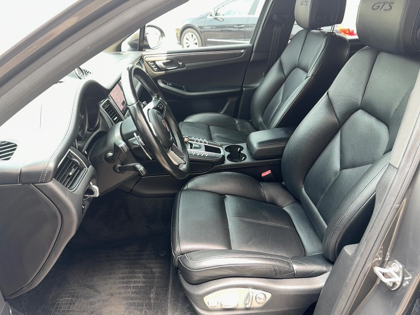 Used 2018 Porsche Macan GTS AWD/4WD image 5