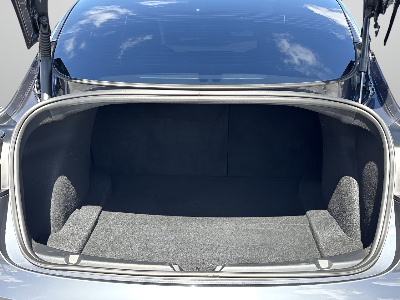 Used 2023 Tesla Model 3 Performance image 8