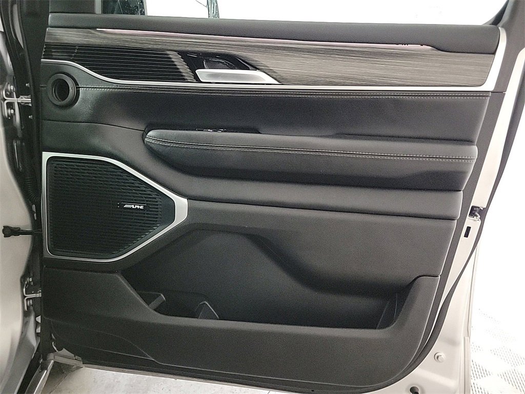 Used 2024 Jeep Wagoneer Series III image 31