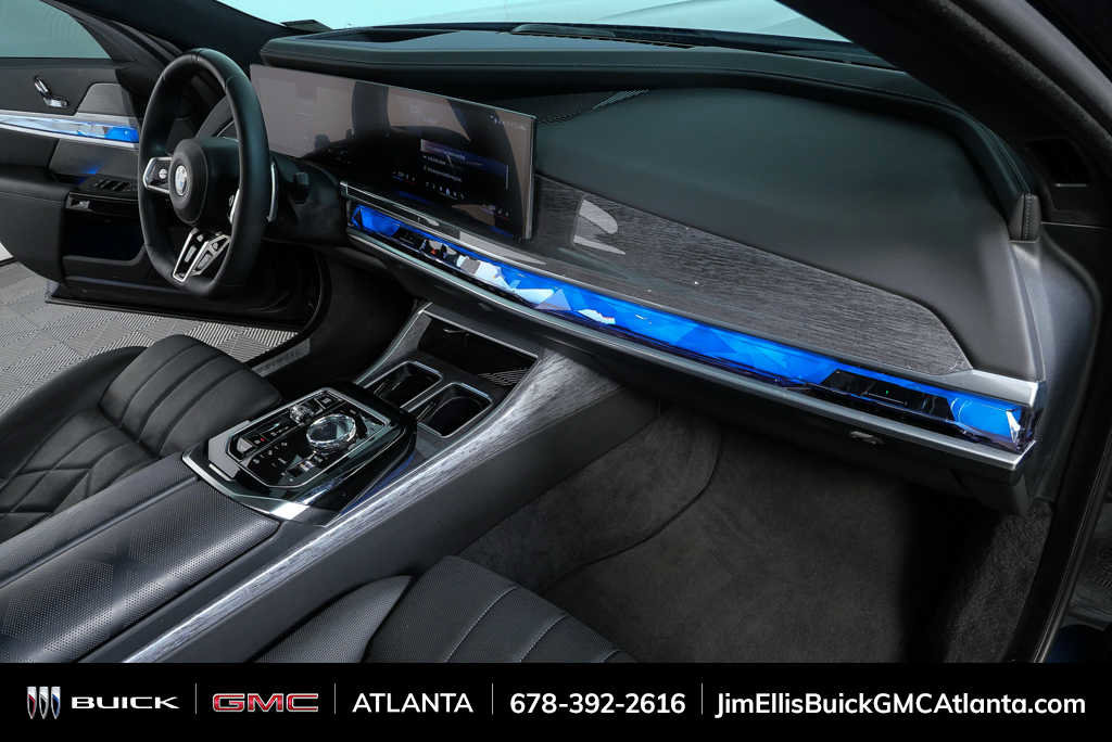 Used 2023 BMW 760i xDrive AWD/4WD image 23