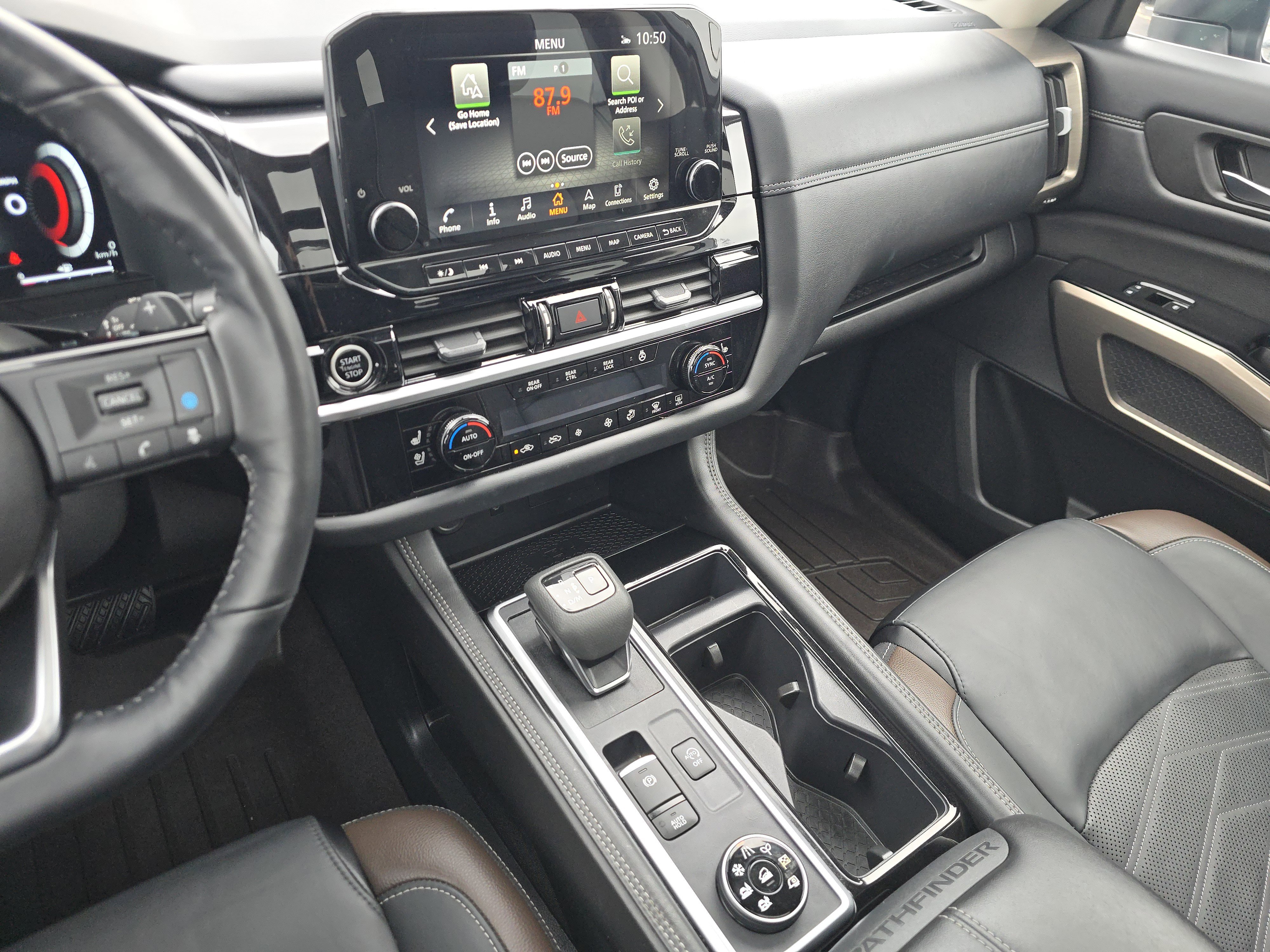 Used 2024 Nissan Pathfinder Platinum image 24