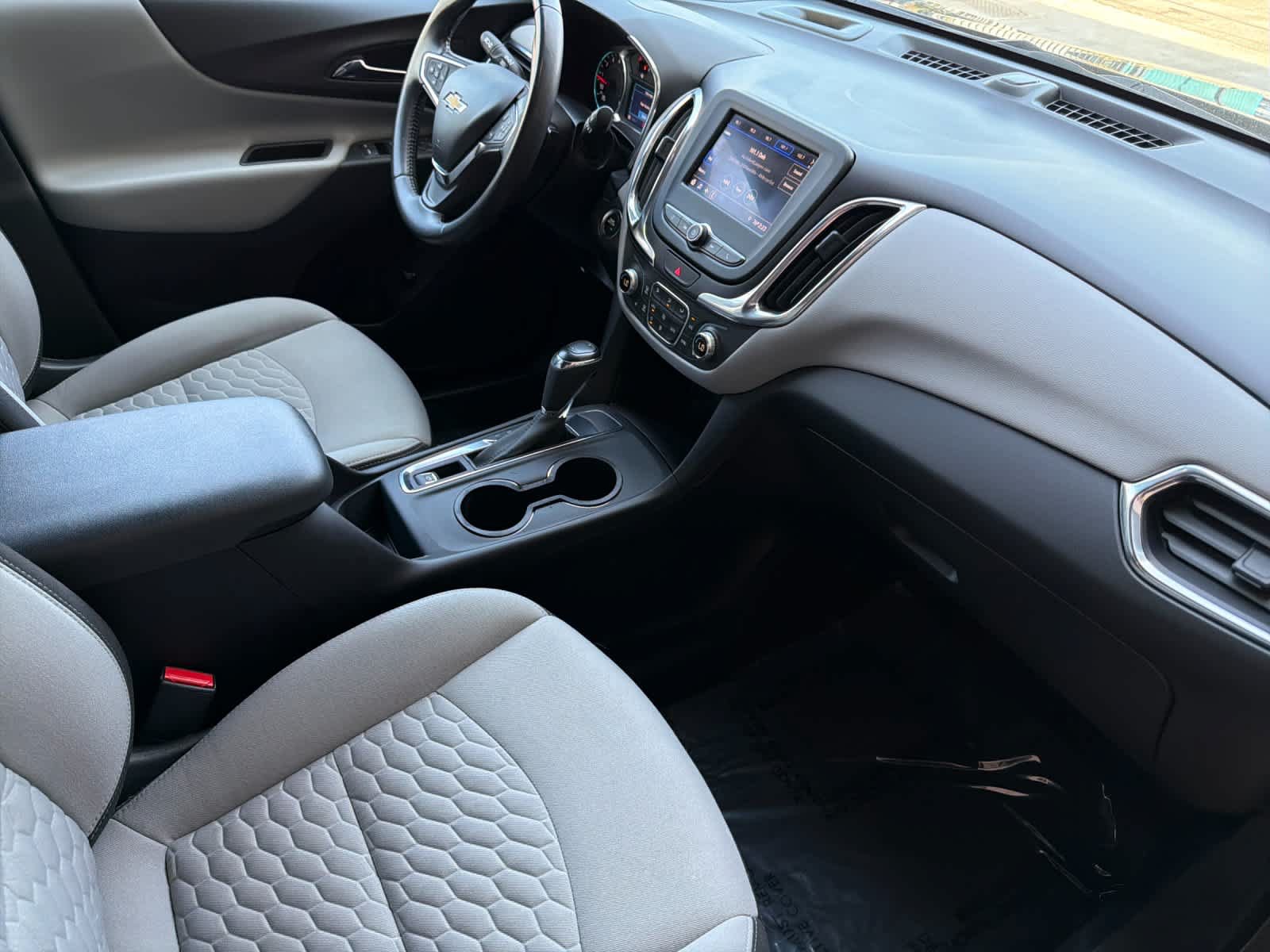 Used 2021 Chevrolet Equinox LT FWD image 16
