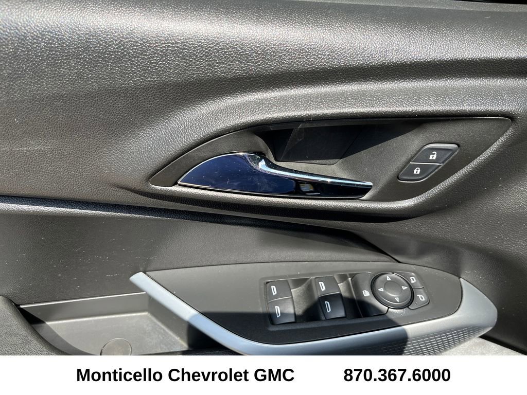 Used 2024 Chevrolet Trax LS w/ LS Convenience Package FWD image 11