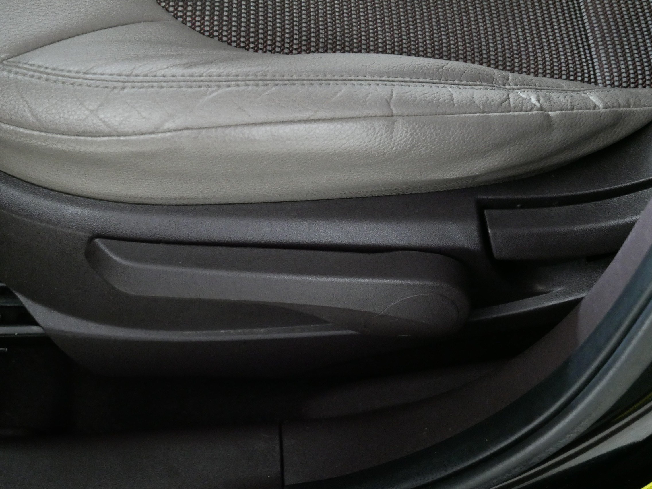 Used 2011 Hyundai Tucson GLS FWD image 20