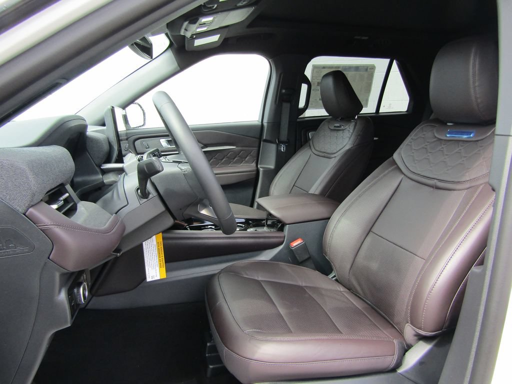 New 2026 Ford Explorer Platinum w/ LUX Leather Package AWD/4WD image 3