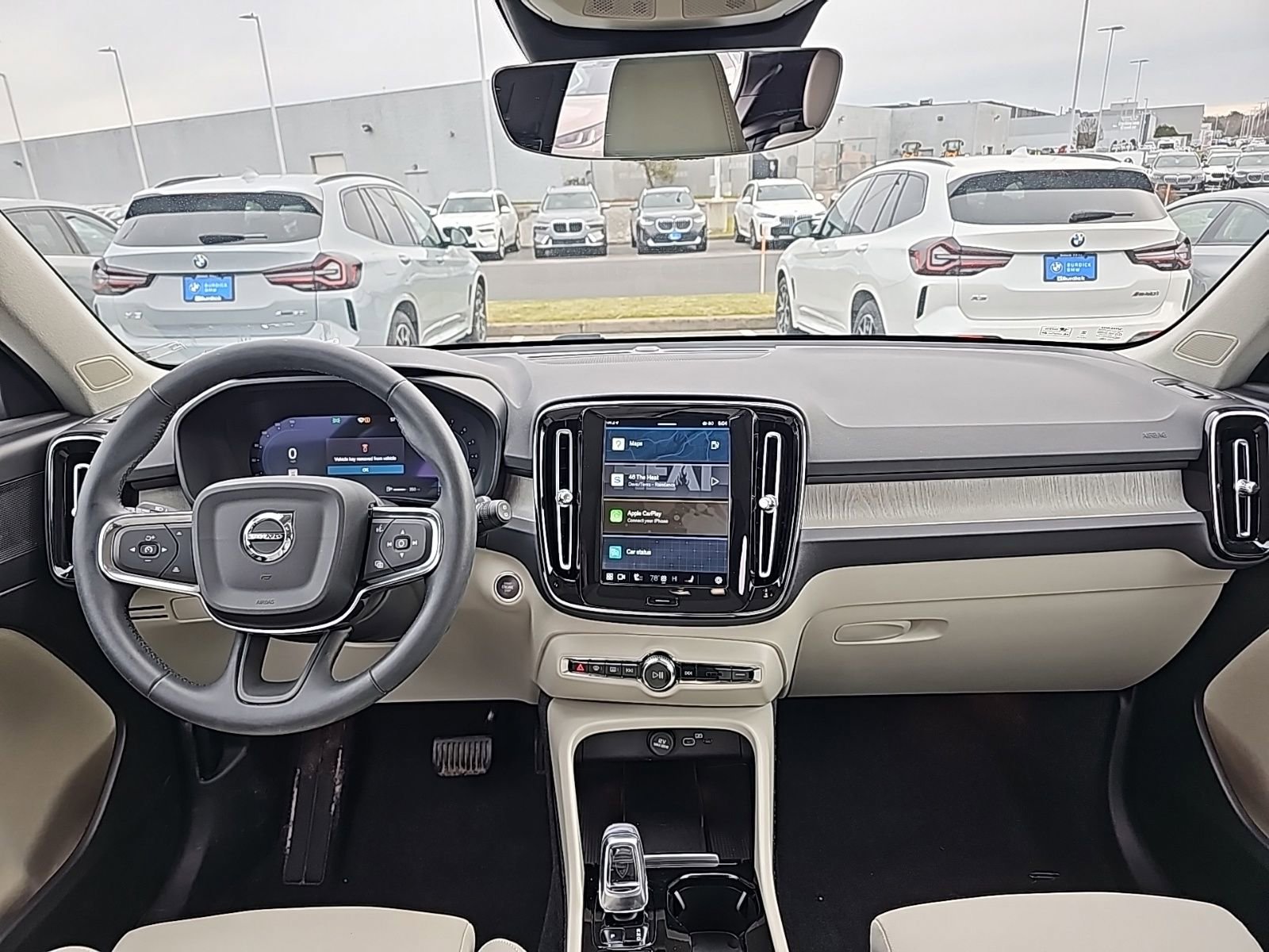 Used 2024 Volvo XC40 B5 Plus w/ Climate Package image 21