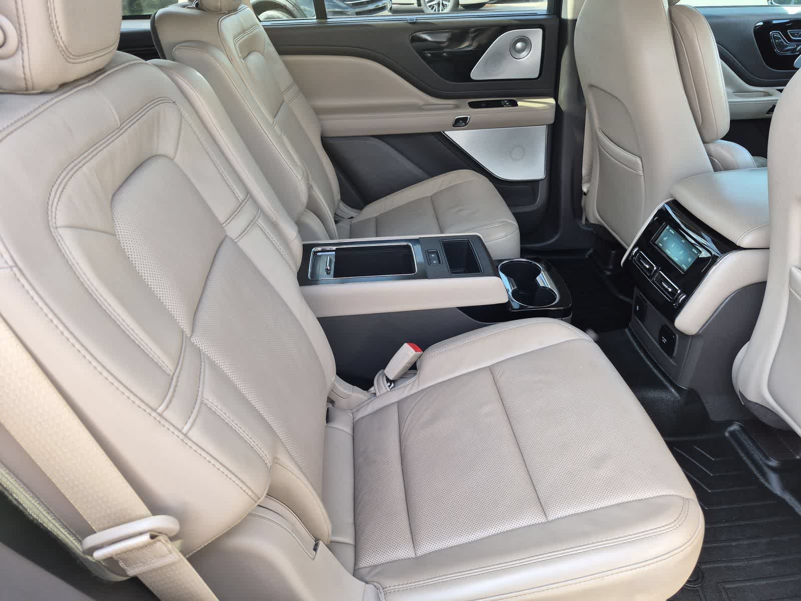 Used 2020 Lincoln Aviator Reserve w/ Equipment Group 202A AWD/4WD image 20