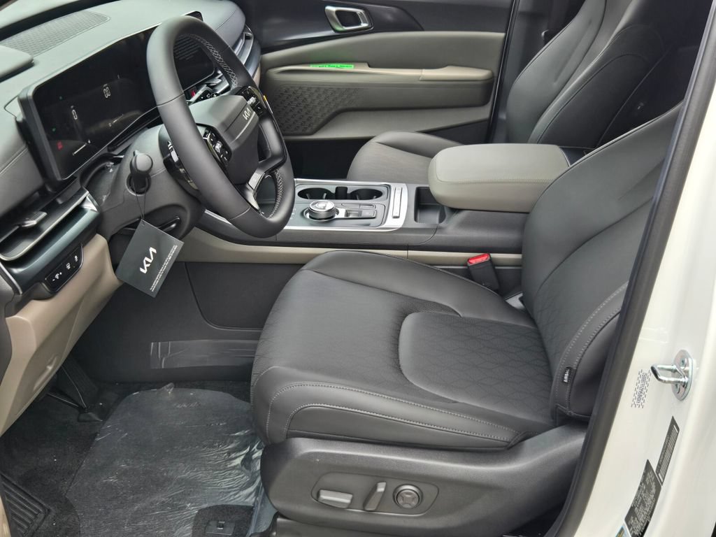New 2027 Kia Carnival LXS FWD image 7