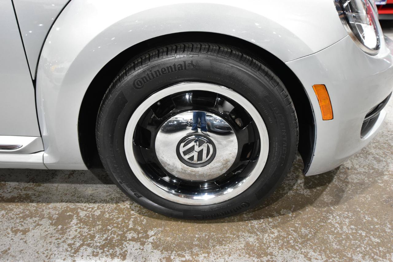 Used 2015 Volkswagen Beetle 1.8T Classic FWD image 44