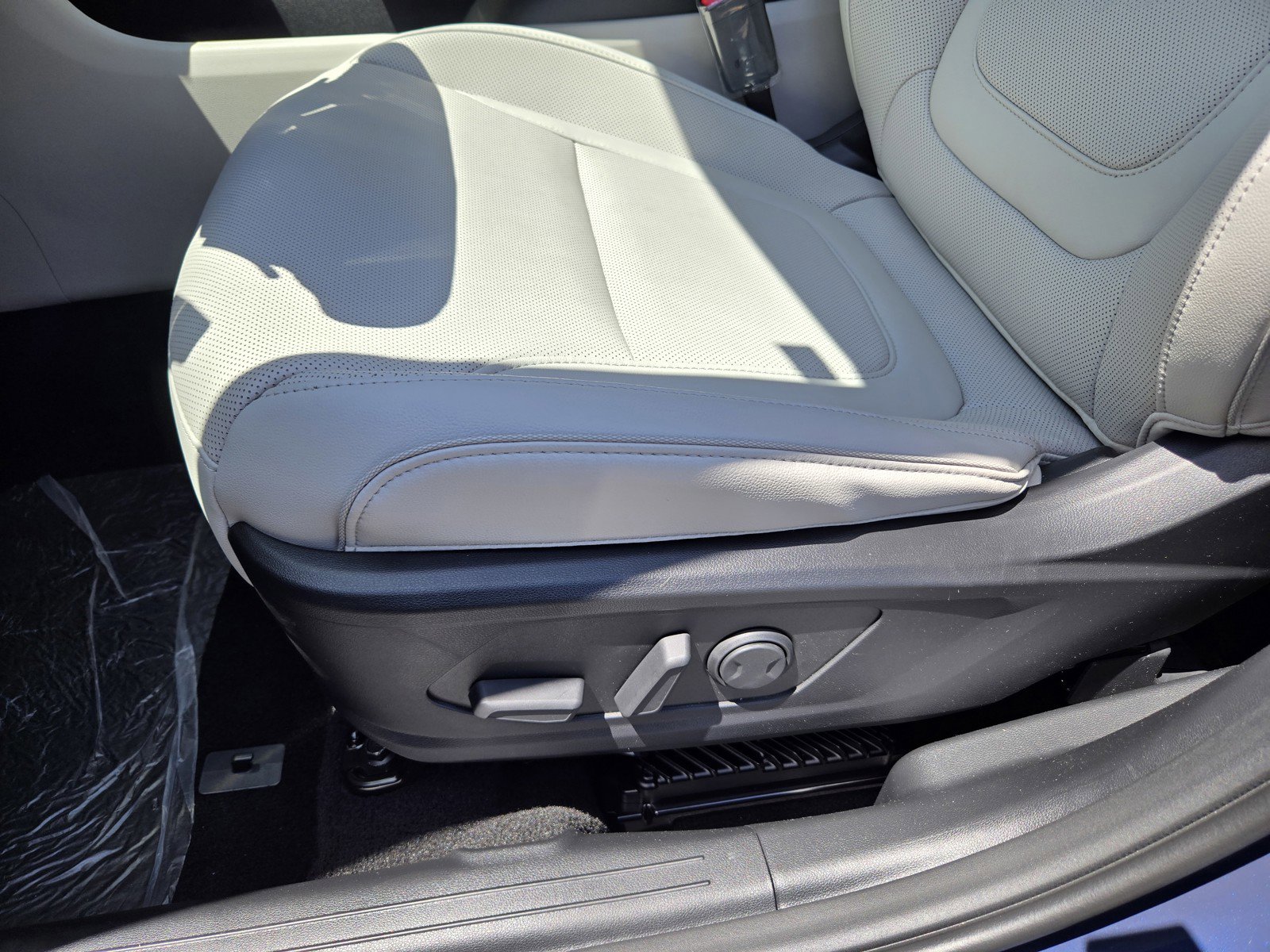 New 2025 Hyundai Tucson Limited image 15