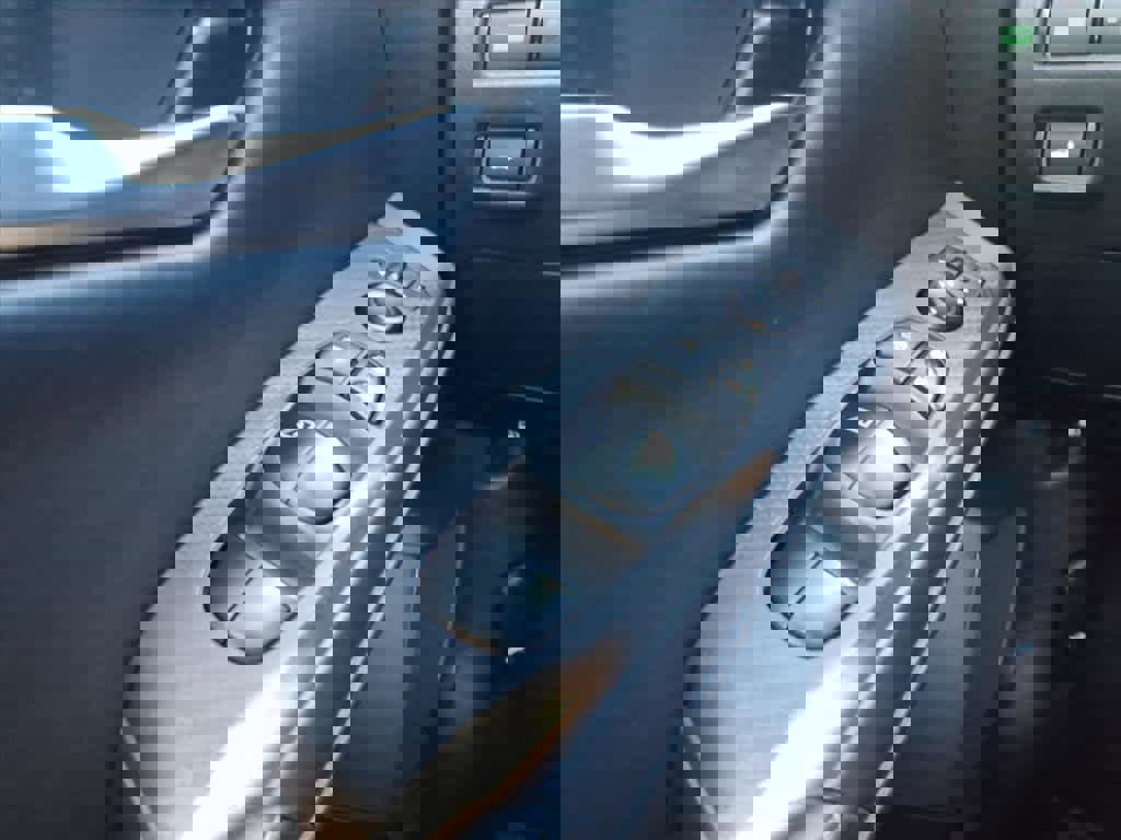 Certified 2023 Nissan Sentra S image 20