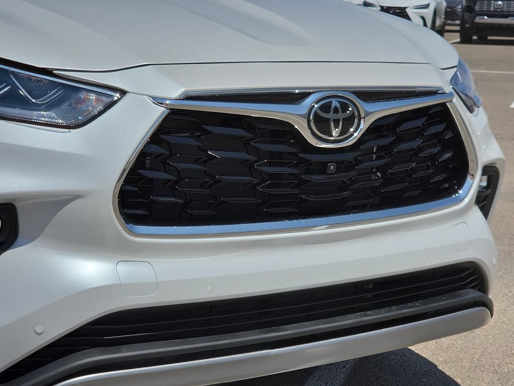 New 2026 Toyota Highlander Platinum AWD/4WD image 7