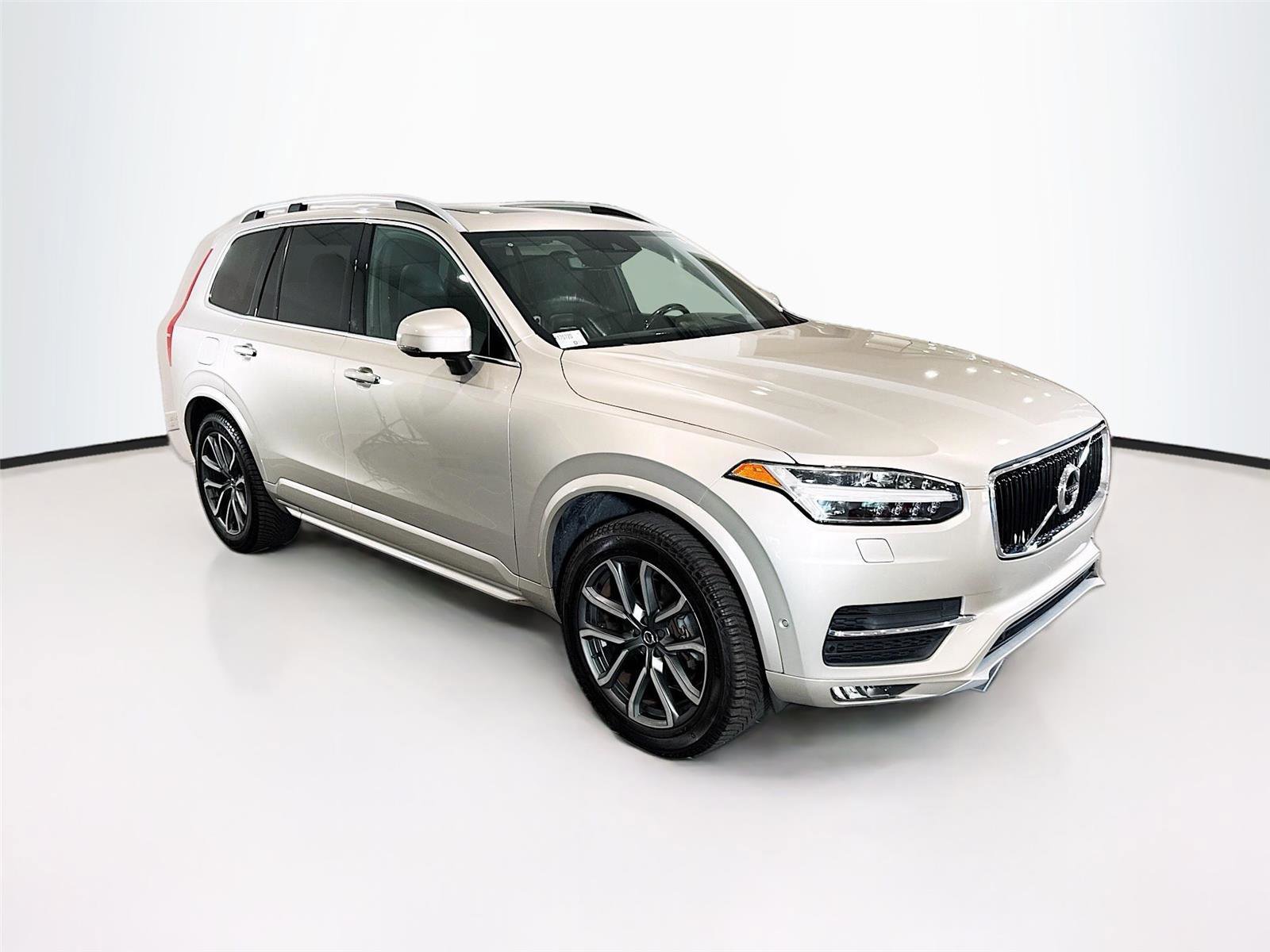 Used 2017 Volvo XC90 T6 Momentum w/ Vision Package image 34