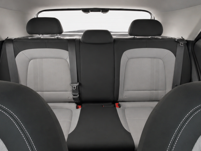 Used 2025 Hyundai Venue SEL FWD image 18