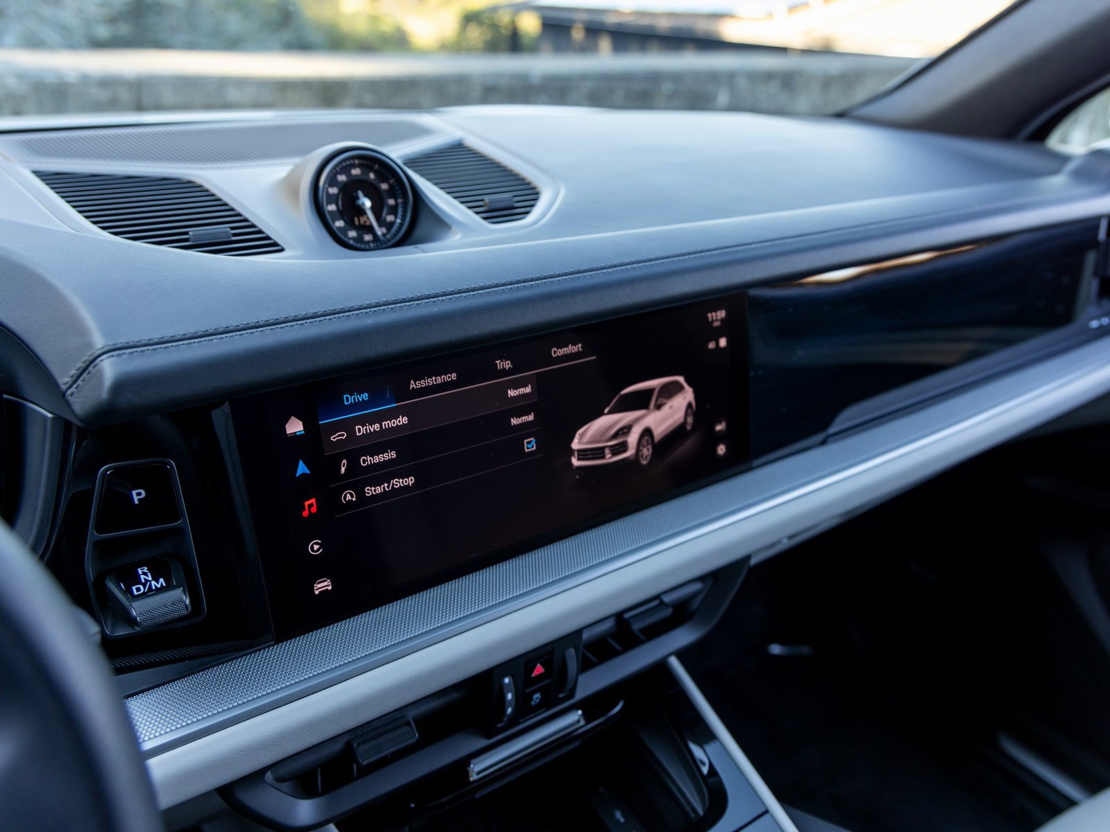 Certified 2025 Porsche Cayenne image 37