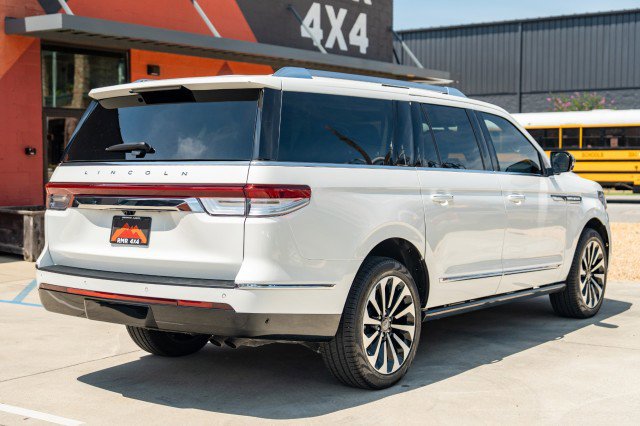 Used 2024 Lincoln Navigator L Reserve image 5