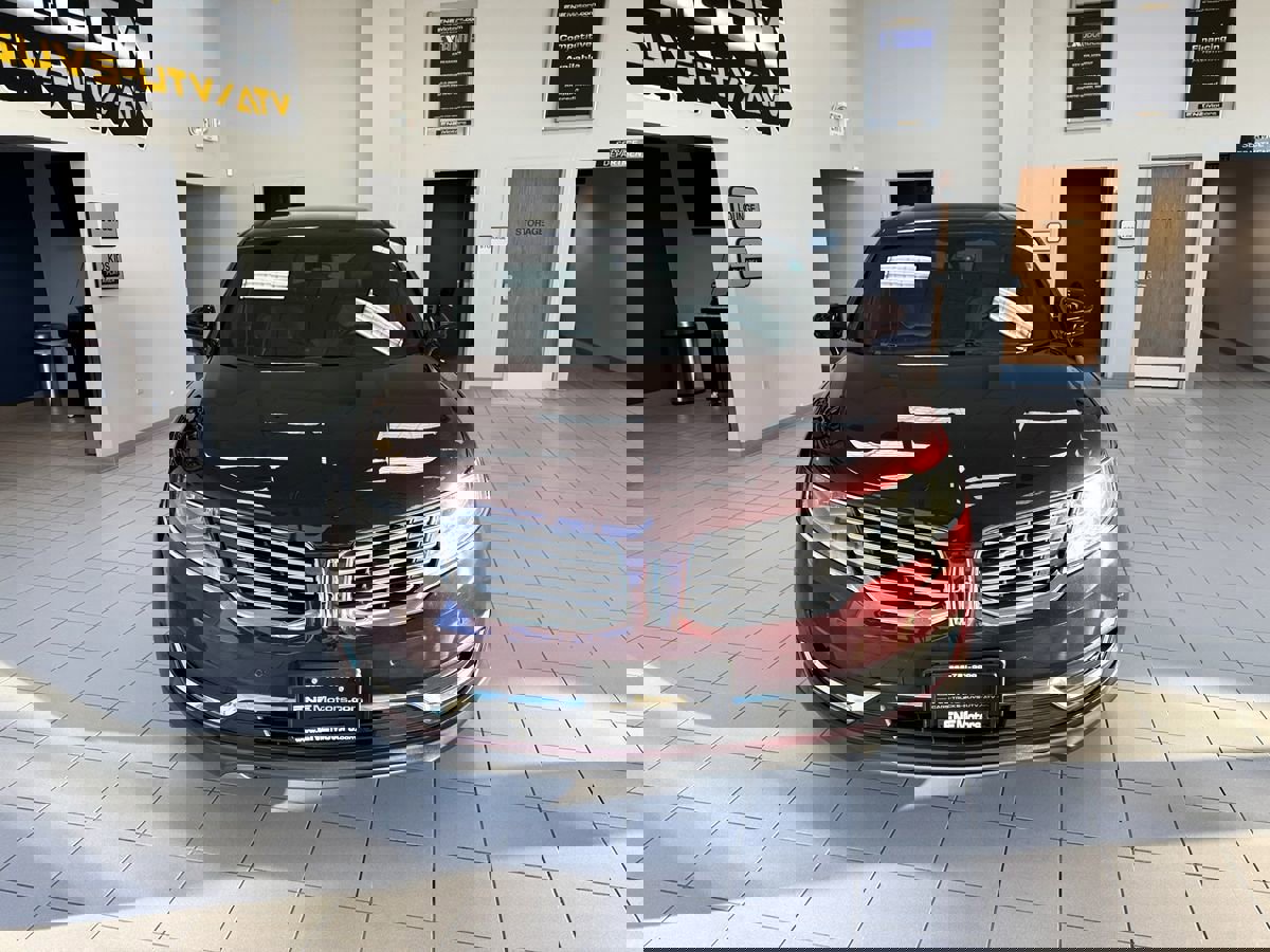 Used 2017 Lincoln MKX Reserve w/ Luxury Package image 3