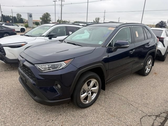 Used 2021 Toyota RAV4 XLE Premium AWD/4WD image 9