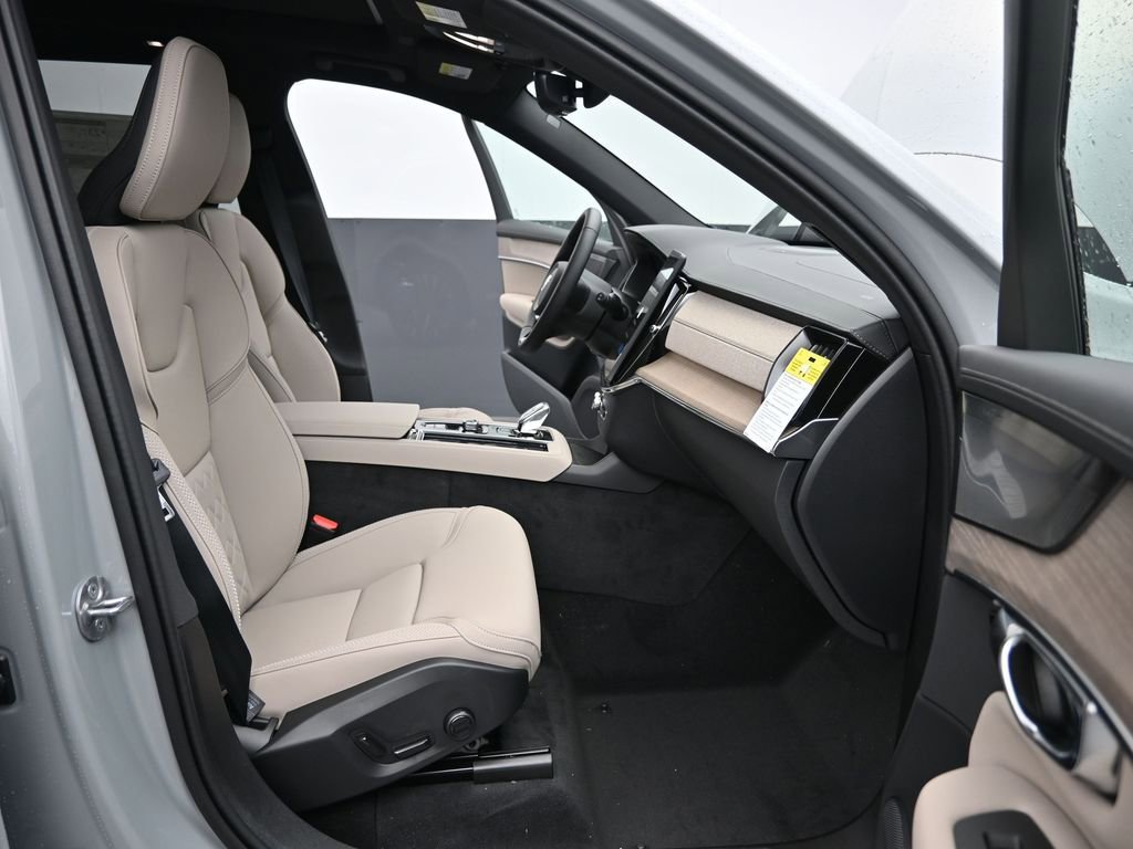 New 2026 Volvo XC90 B6 Plus w/ Protection Package Premier image 15