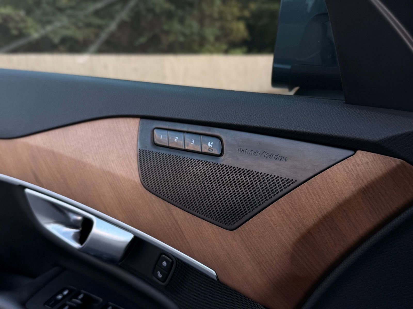 Used 2023 Volvo XC90 T8 Plus image 48