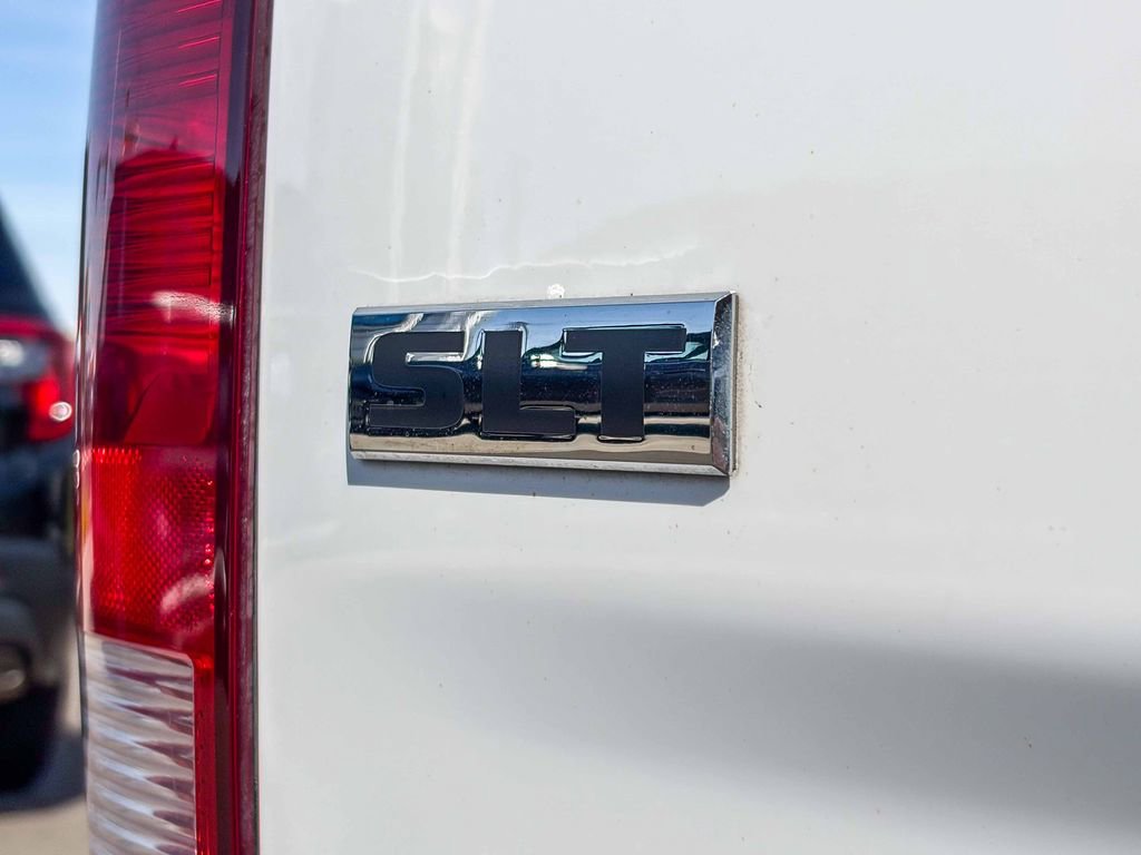 Used 2022 RAM 1500 Classic SLT w/ Electronics Group AWD/4WD image 10